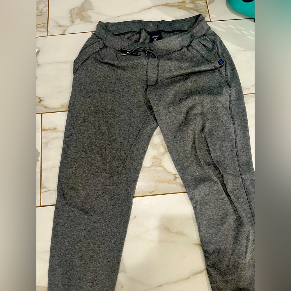 Monument grey sweatpants,